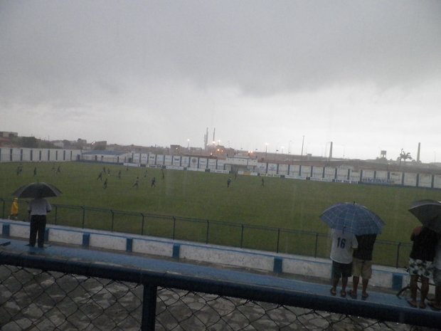 Jogo treino termina com placar de 3 X 2 para o profissional 