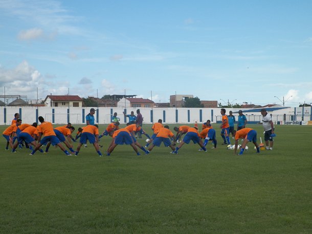 Confiança se prepara para primeiro clássico do ano