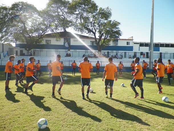 Último treino tático antes da estreia