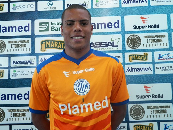 Samuel já está treinando no Confiança