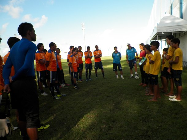 Crianças da LBV homenageiam Confiança