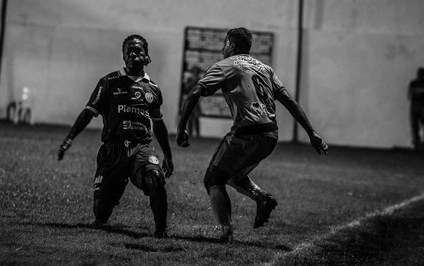 Confiança retoma a liderança 