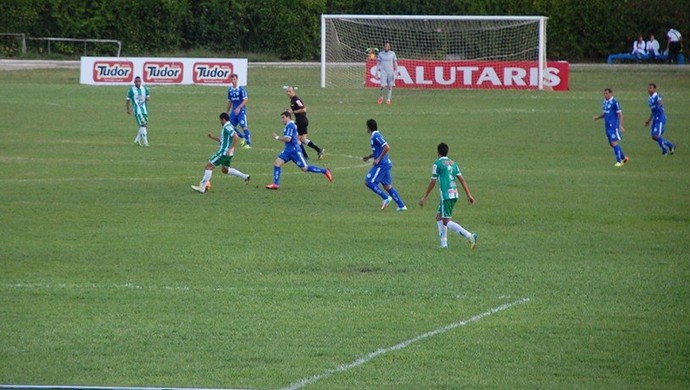 Kível e Wallace PE marcam e Confiança vence Vitória da Conquista
