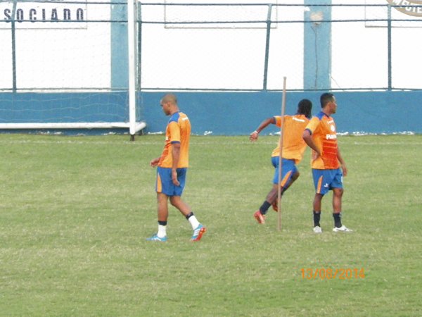 Betinho espera partida bastante marcada   