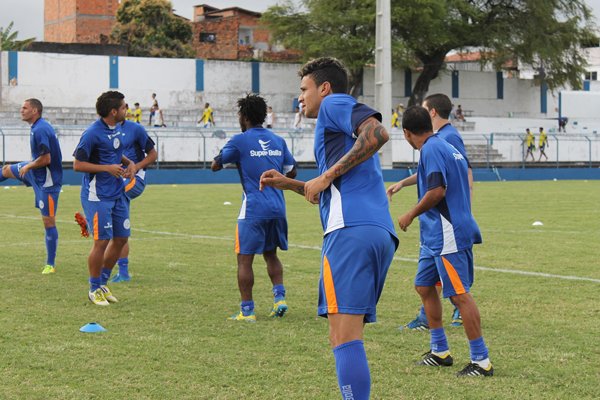 Confiança continua focado no jogo com o Central