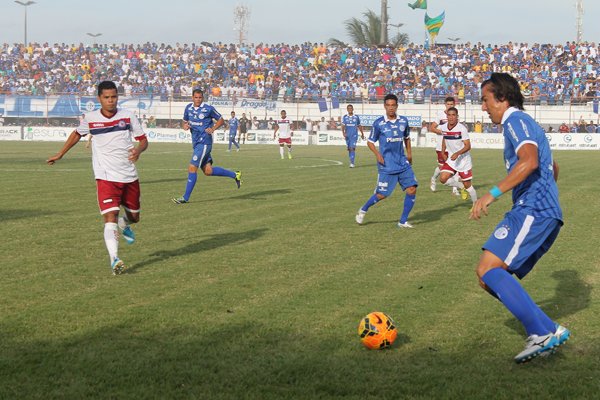 Sem gols, Confiança conquista o sonhado acesso