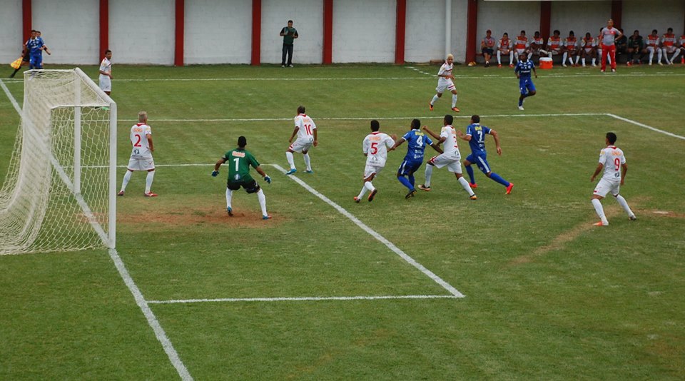 Confiança perde a partida, mas não desanima   