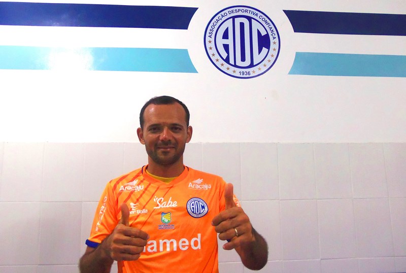 Amistoso contra o CSA terá homenagem ao goleiro Fábio