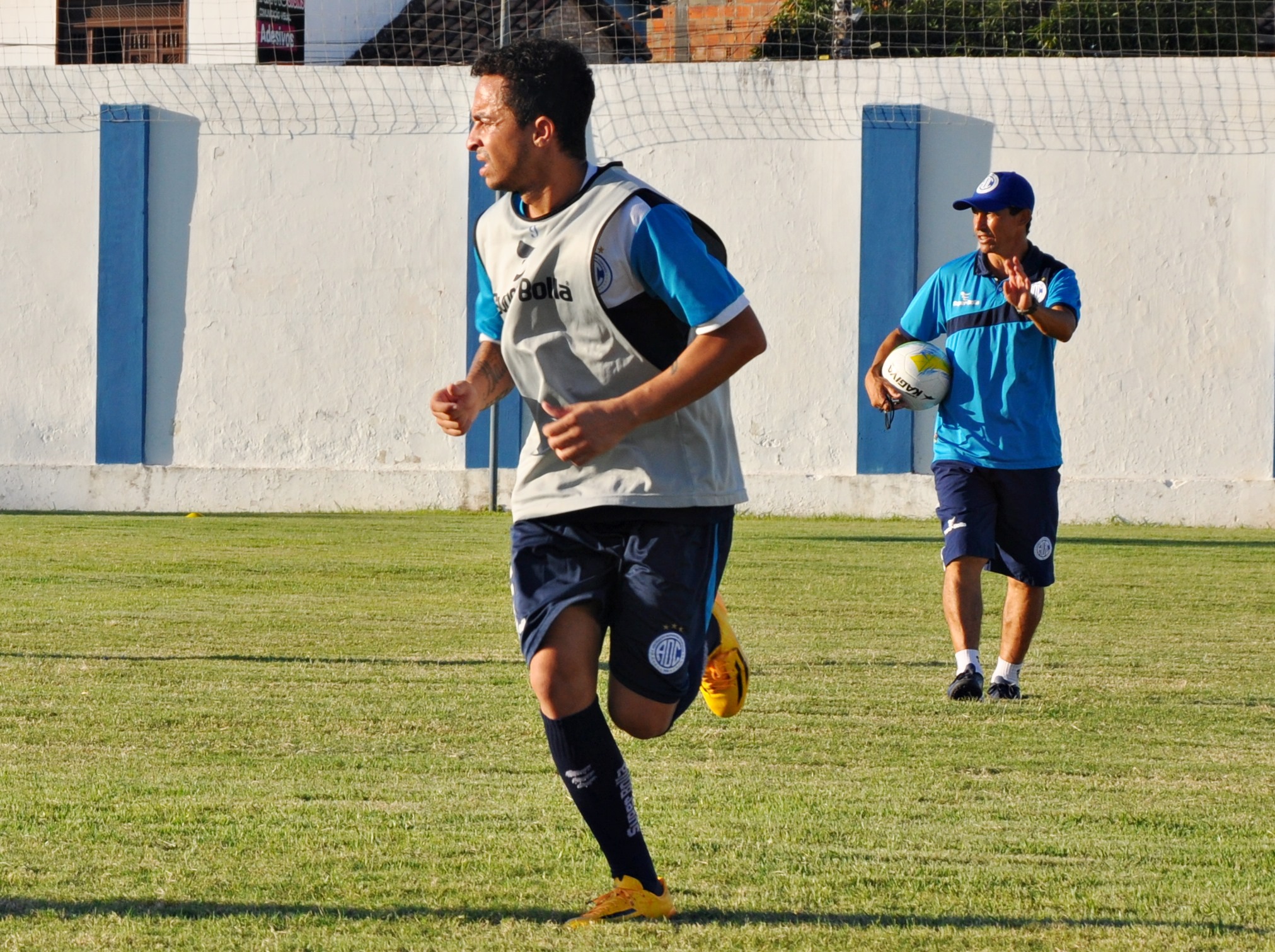 Pedrinho já está treinando no Confiança