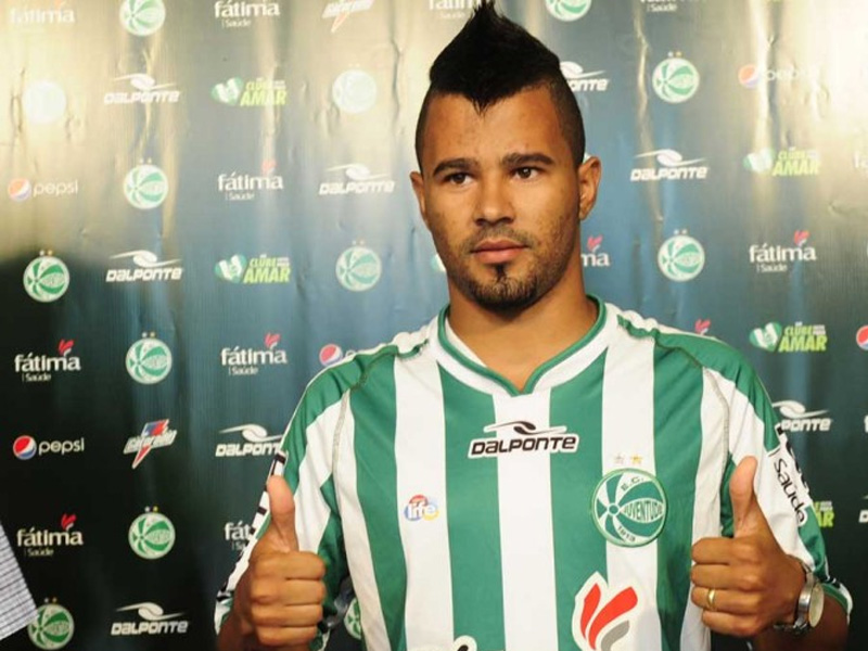 Confiança anuncia a contratação do lateral direito - Rafael Mineiro