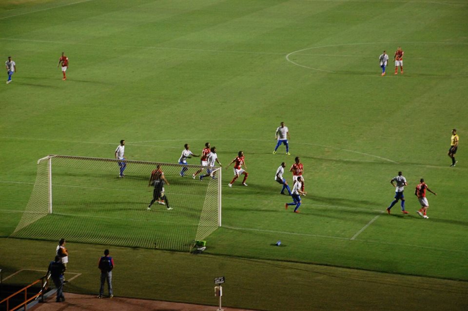 DRAGÃO INCENDEIA